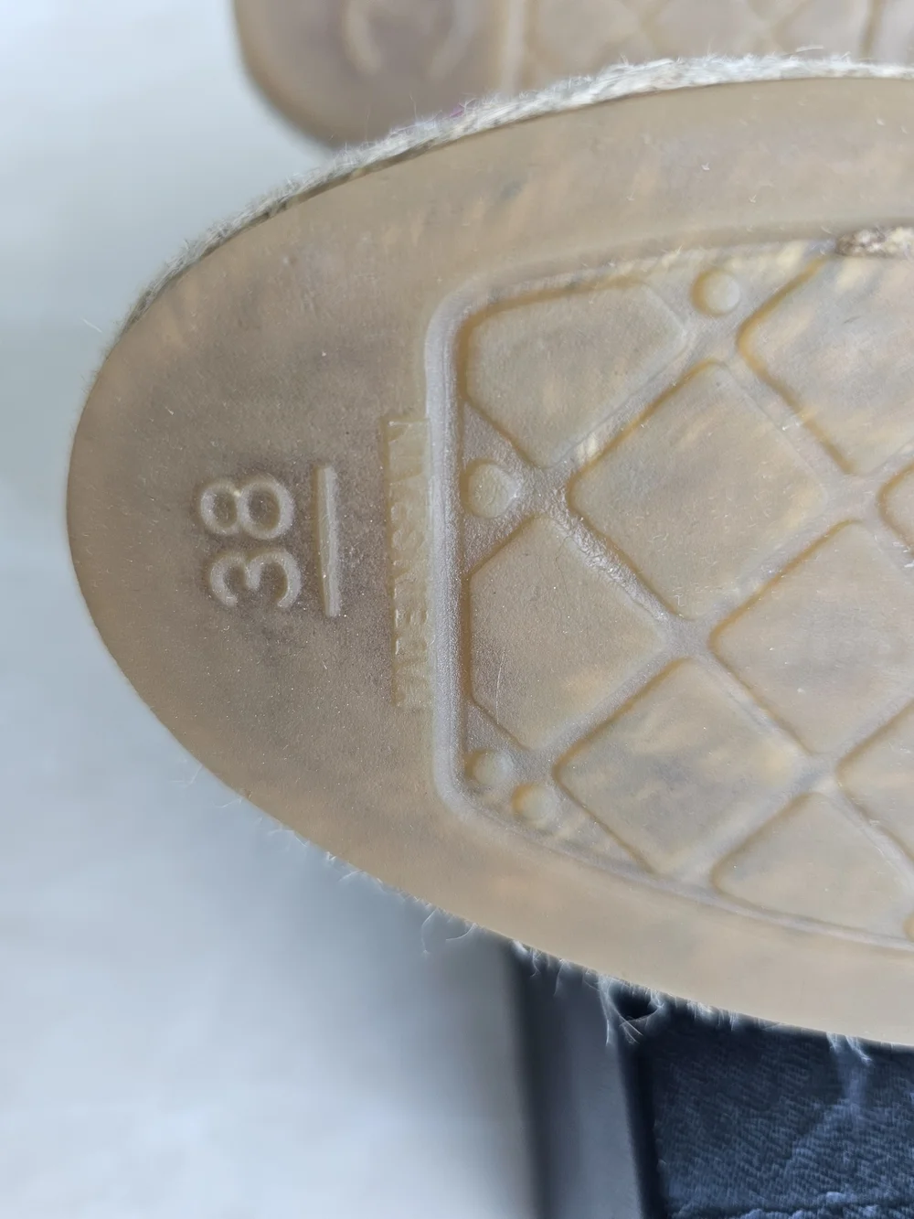 Authentic Rare Chanel Pink Sequin CC Espadrille Flats Size 38